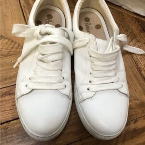 Borden white leather shoes